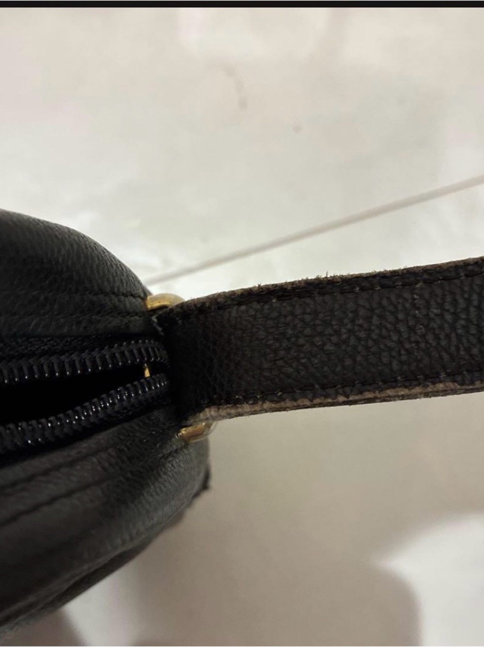 ✨ Vintage Yves Saint Laurent YSL Black Leather Crossbody Bag ✨ - Picture 7 of 7